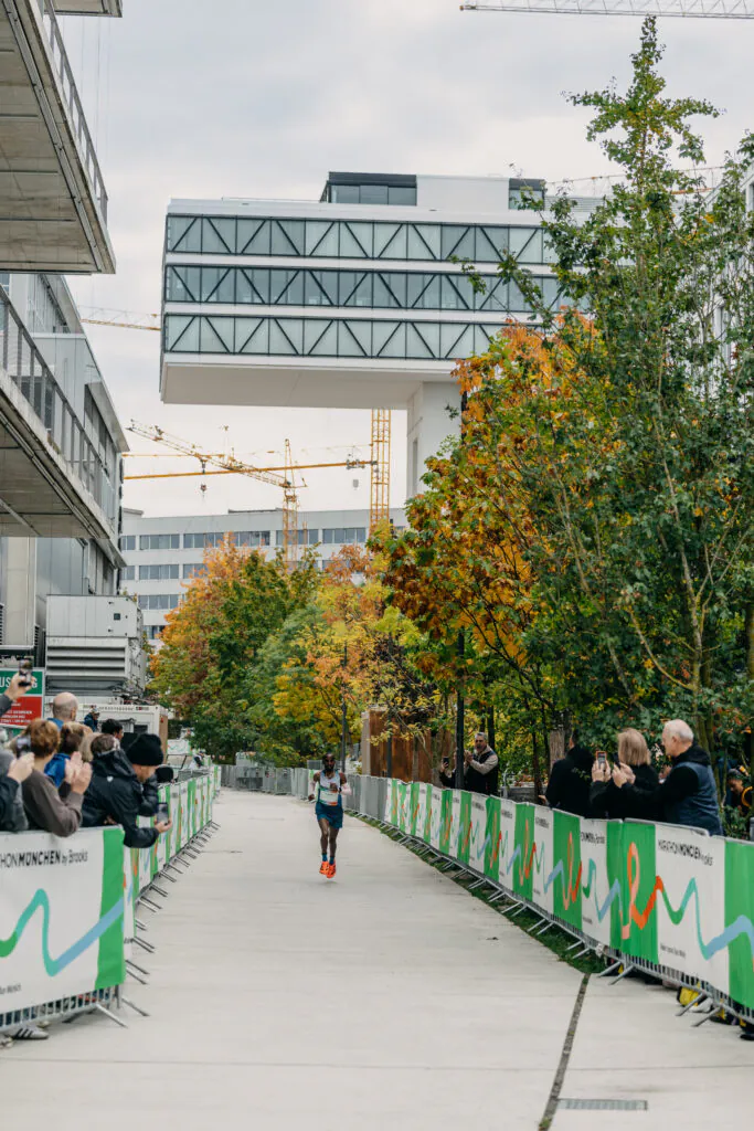 20261011 MarathonMuenchenbyBrooks 2026 Foto Nina Ludwig 002 (2)